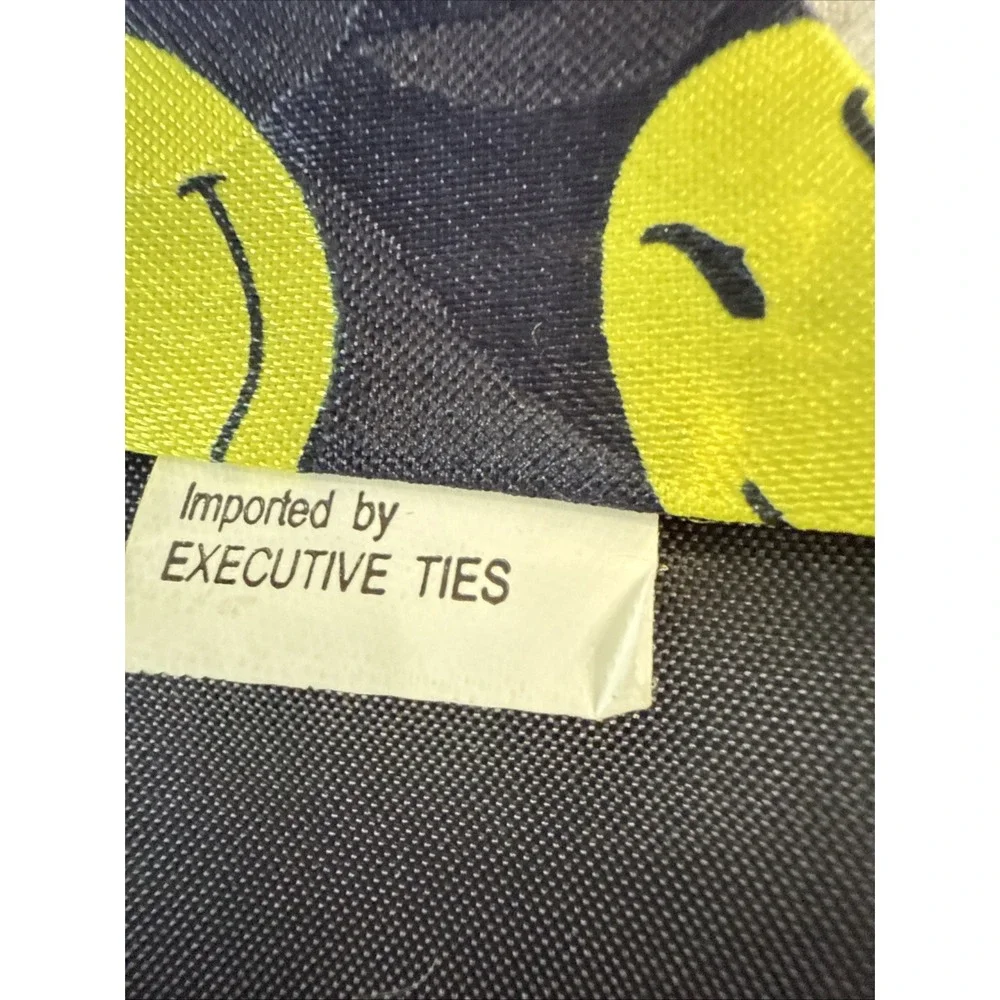 Roberto Cellini  Mens Tie Black/Yellow Variety Of Emoji Faces Funny Joke Happy